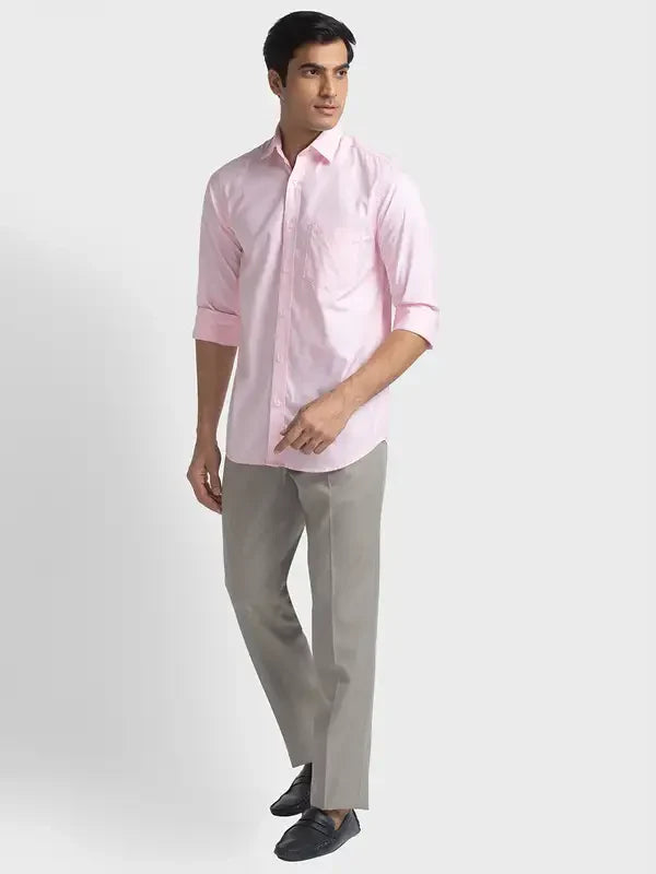 Colorplus Men Pink Warp Chambray Tailored Fit Cotton Casual Shirt