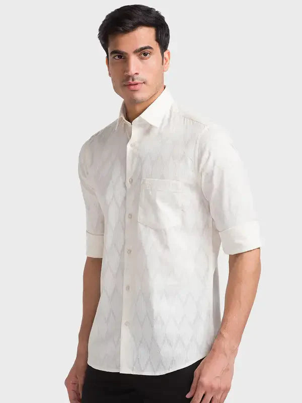 Colorplus Men Brown Solid Tailored Fit Cotton Casual Shirt