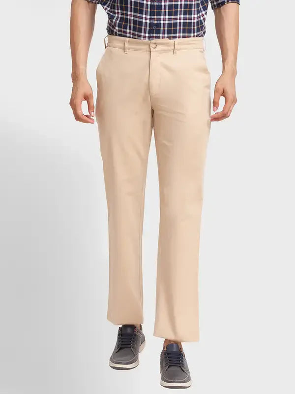 Men Fawn Contemporary Fit Solid Piece Dyed Cotton Blend Trouser