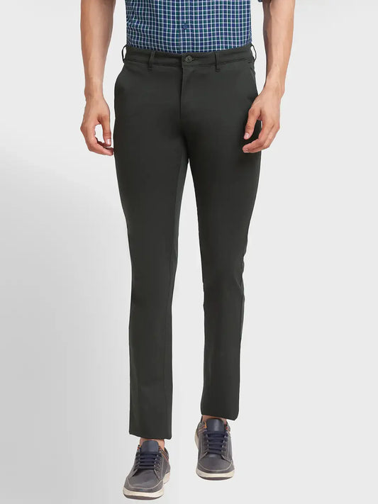 Men Green Contemporary Fit Solid Piece Dyed Polyester Blend Trouser