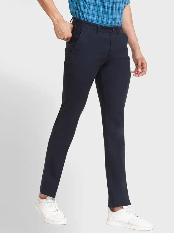Men Blue Contemporary Fit Solid Piece Dyed Cotton Blend Trouser