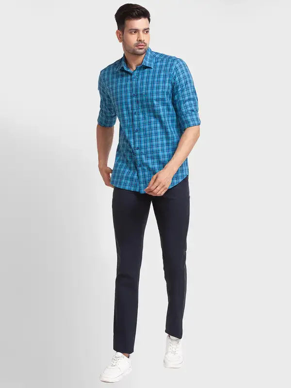 Men Blue Contemporary Fit Solid Piece Dyed Cotton Blend Trouser
