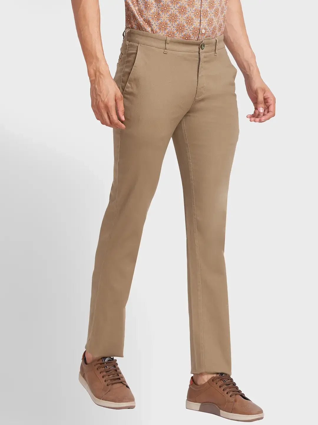 Men Green Contemporary Fit Solid Piece Dyed Cotton Blend Trouser