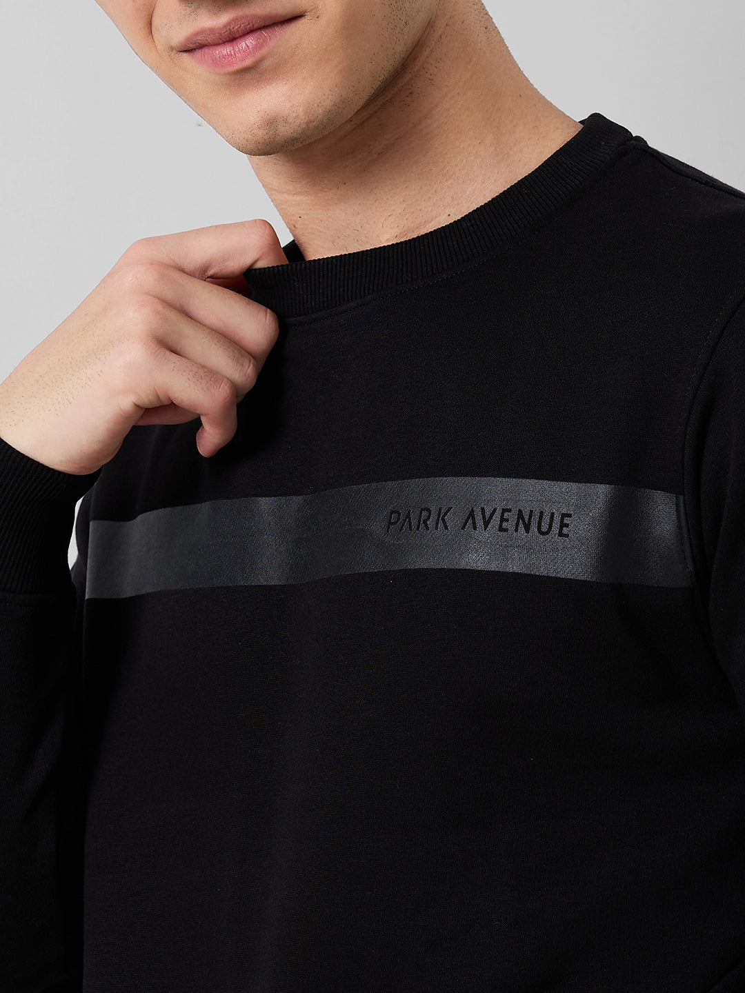 Park Avenue Men Black Checks Slim Fit Cotton Blend Round Neck Collar Sweatshirt