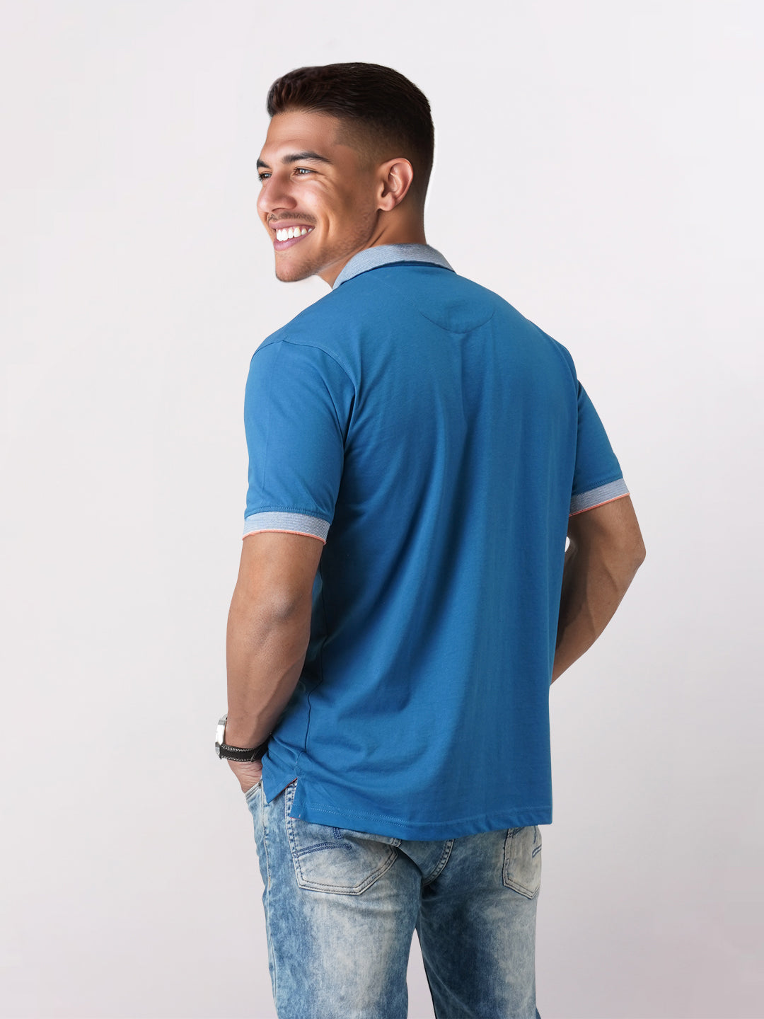 Park Avenue Blue Solid Slim Fit Half Sleeve Cotton Blend T-Shirt