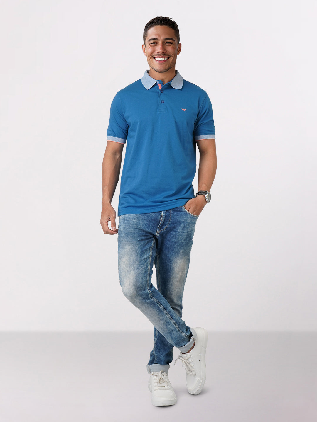 Park Avenue Blue Solid Slim Fit Half Sleeve Cotton Blend T-Shirt