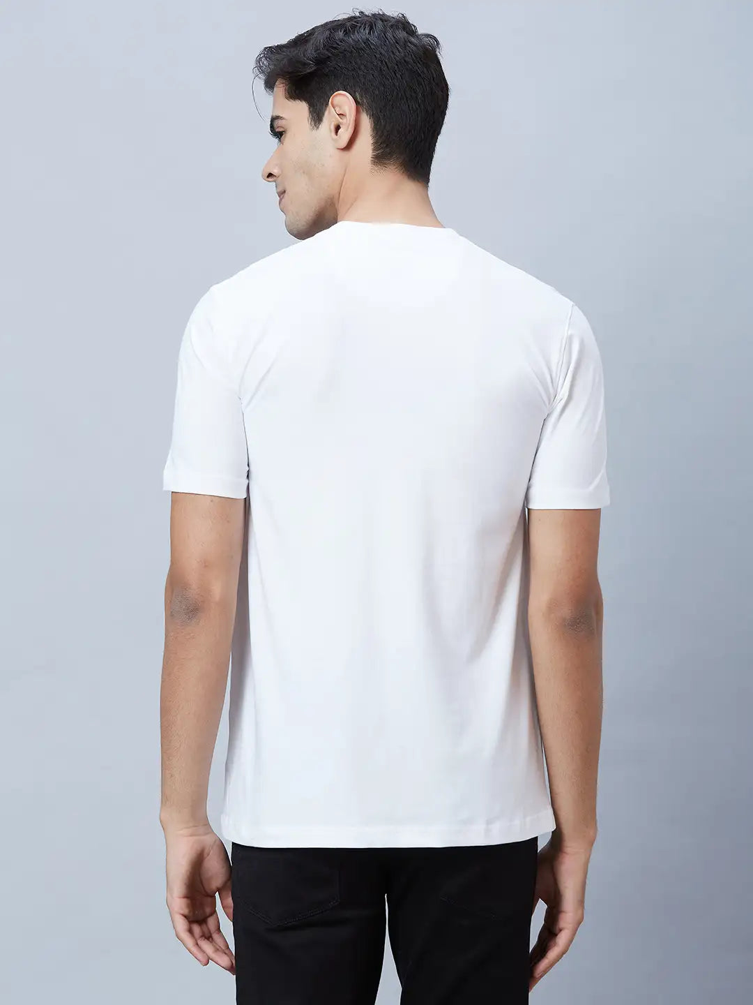 Men White Slim Fit Solid Cotton Blend T-Shirt