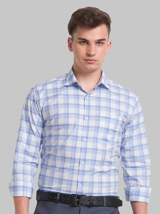 Men Blue Slim Fit Checks Cotton Blend Cut Away Collar Shirts