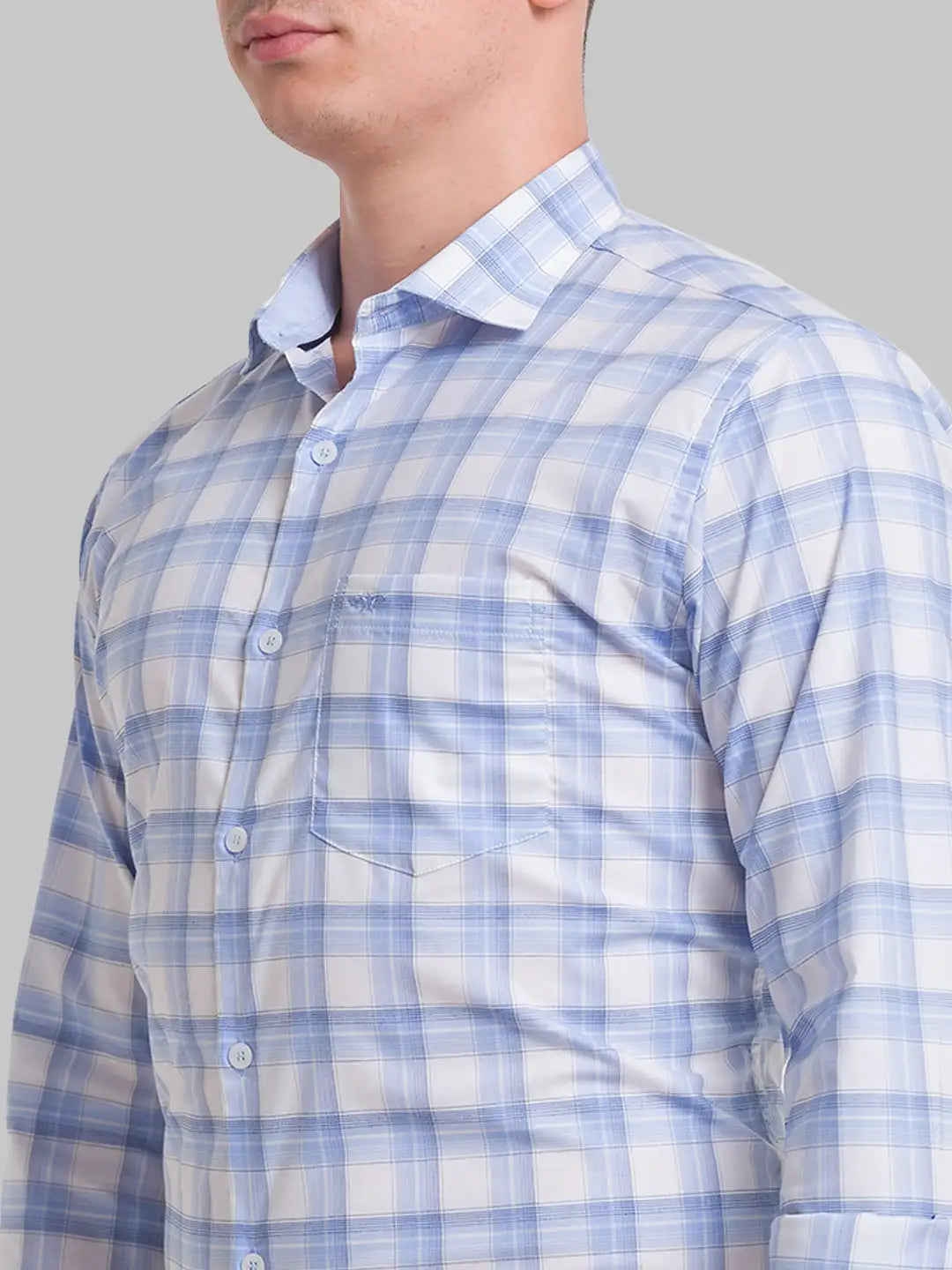 Men Blue Slim Fit Checks Cotton Blend Cut Away Collar Shirts