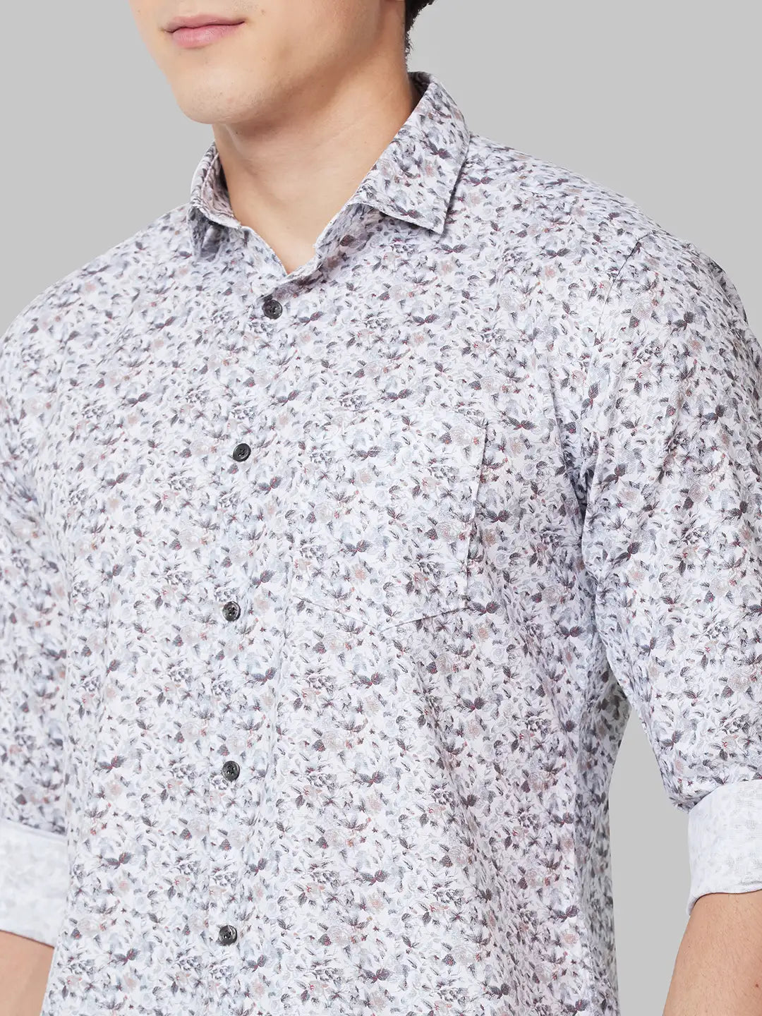 Men Grey Slim Fit Print Cotton Cut Away Collar Shirts