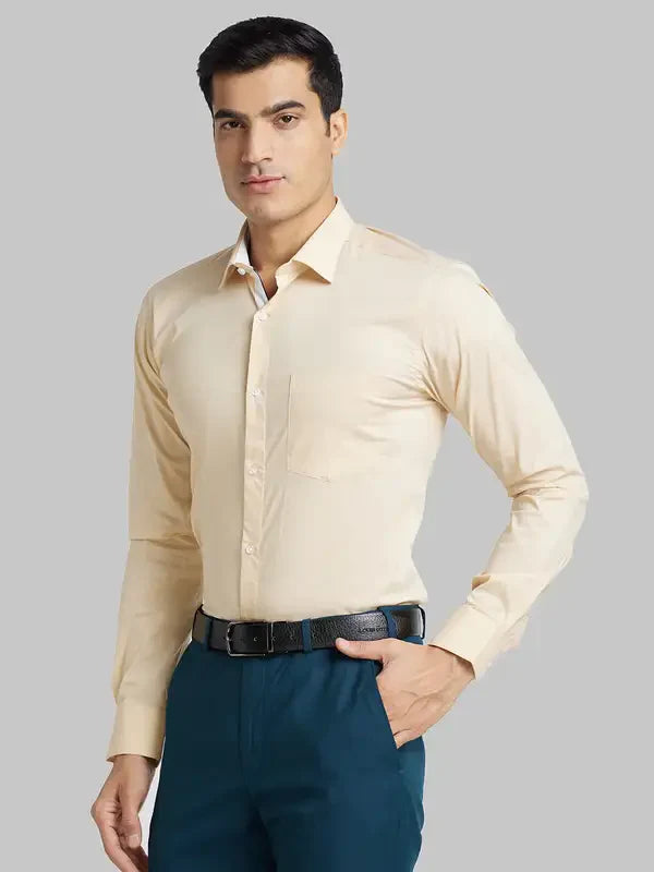 Men Yellow Slim Fit Solid Cotton Blend Shirts