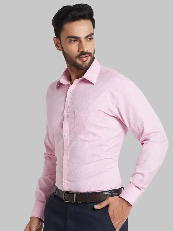 Park Avenue Men Pink Checks Slim Fit Cotton Blend Formal Shirt