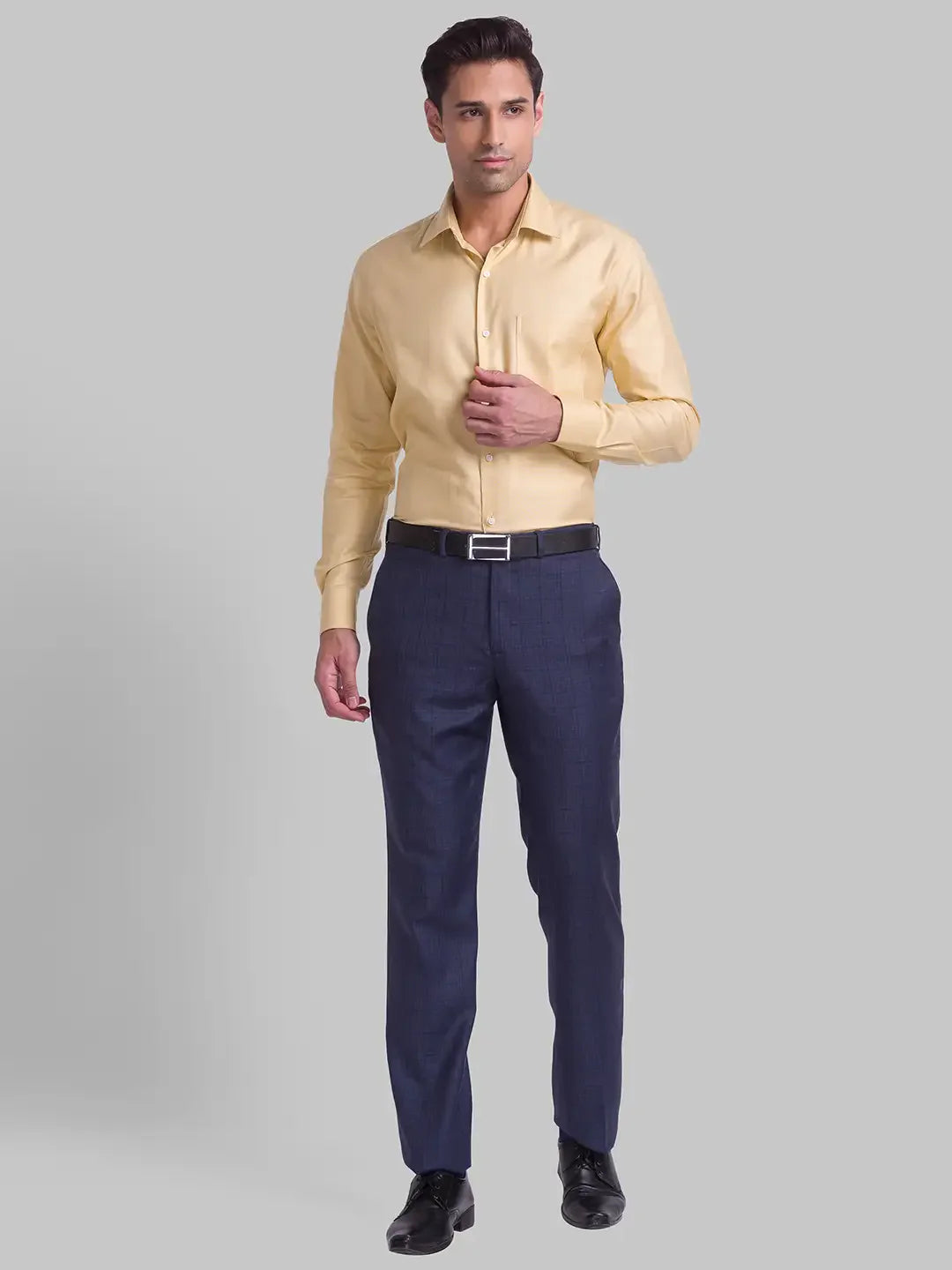 Men Blue Smart Fit Checks Polyester Blend Trouser