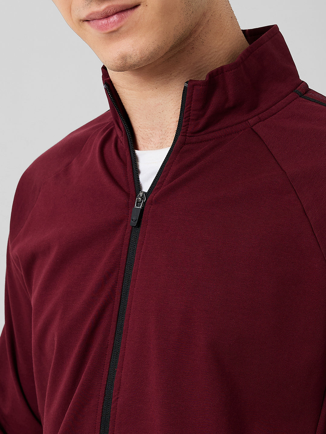 Park Avenue Men Maroon Solid Slim Fit Cotton Blend Sweatshirt