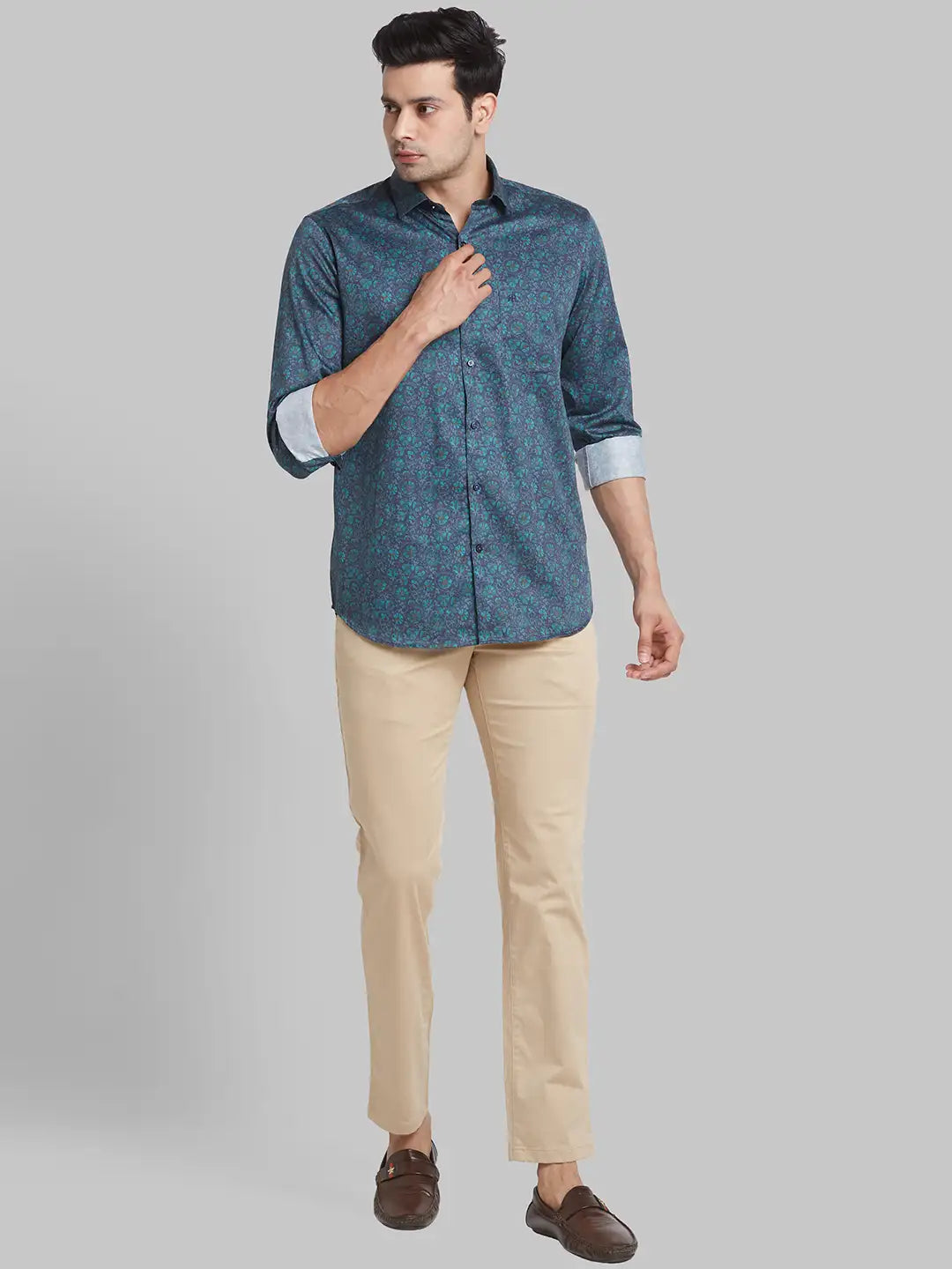 Men Fawn Slim Fit Solid Cotton Blend Trouser
