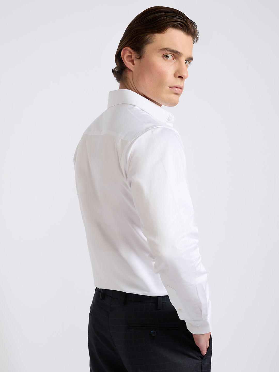 Raymond Men White Solid Slim Fit Cotton Blend Shirt