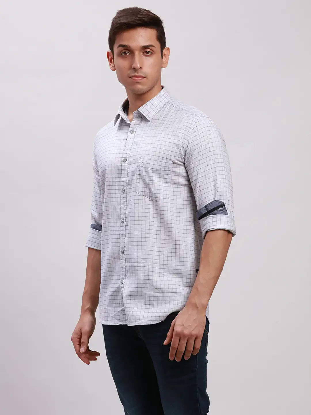 Men Grey Slim Fit Checks Cotton Full Sleeve Cut Away Collar Shirts
