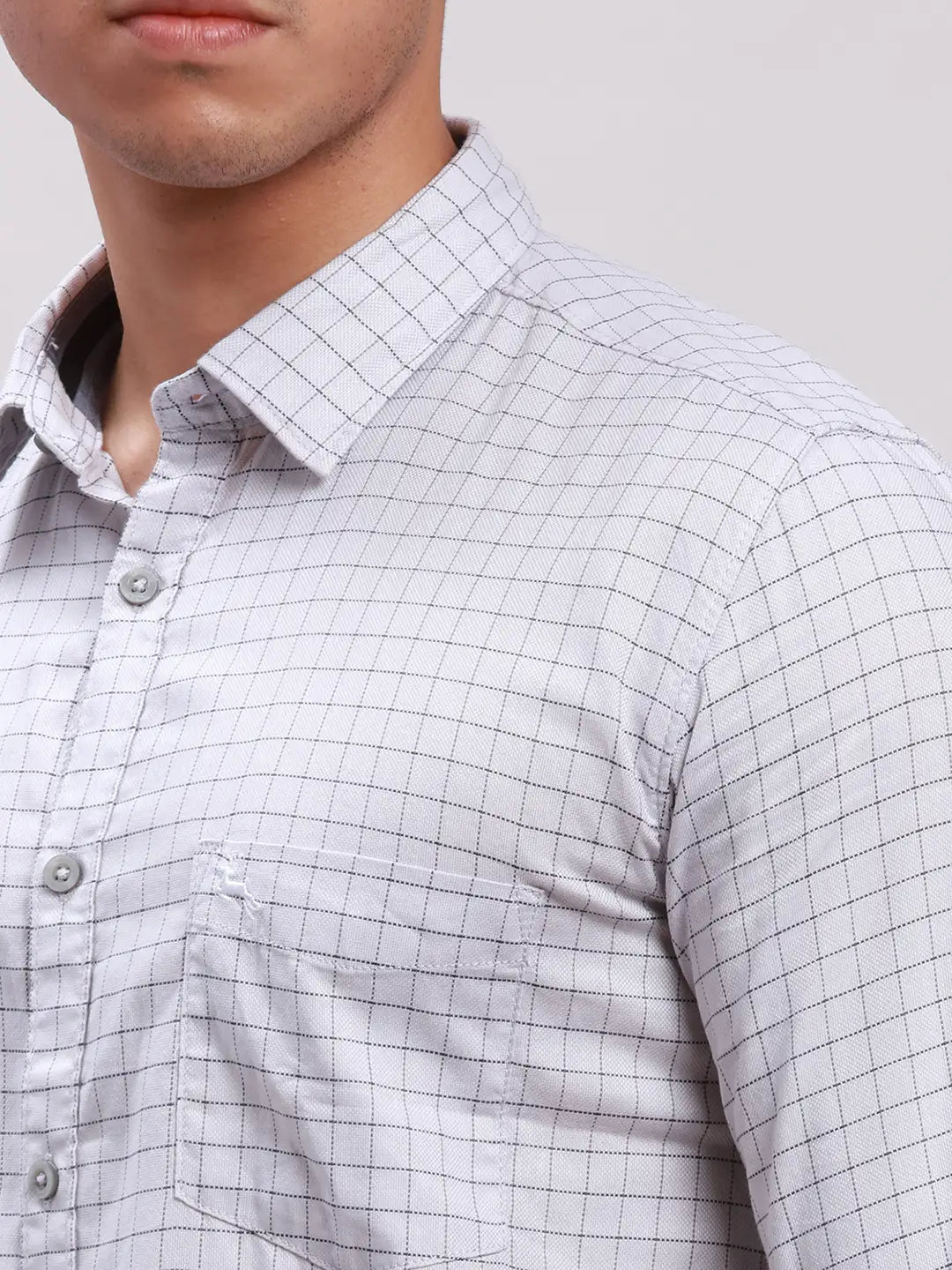 Men Grey Slim Fit Checks Cotton Full Sleeve Cut Away Collar Shirts
