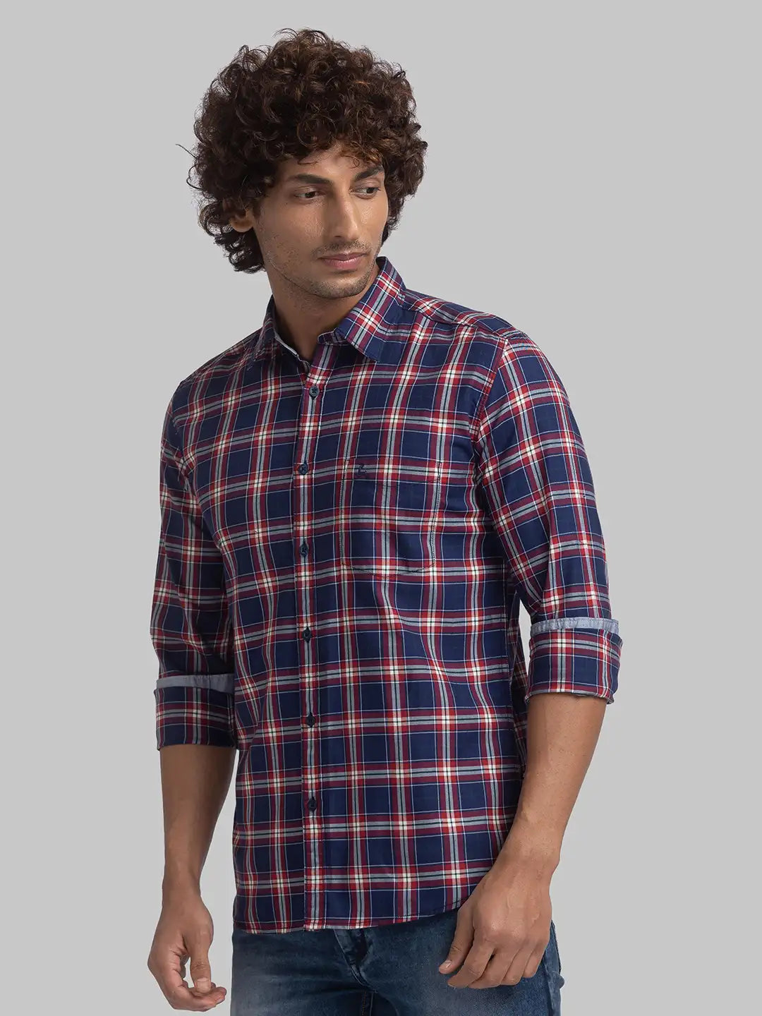 Parx Men Blue Checks Slim Fit Cotton Full Sleeve Cutaway Collar Shirt