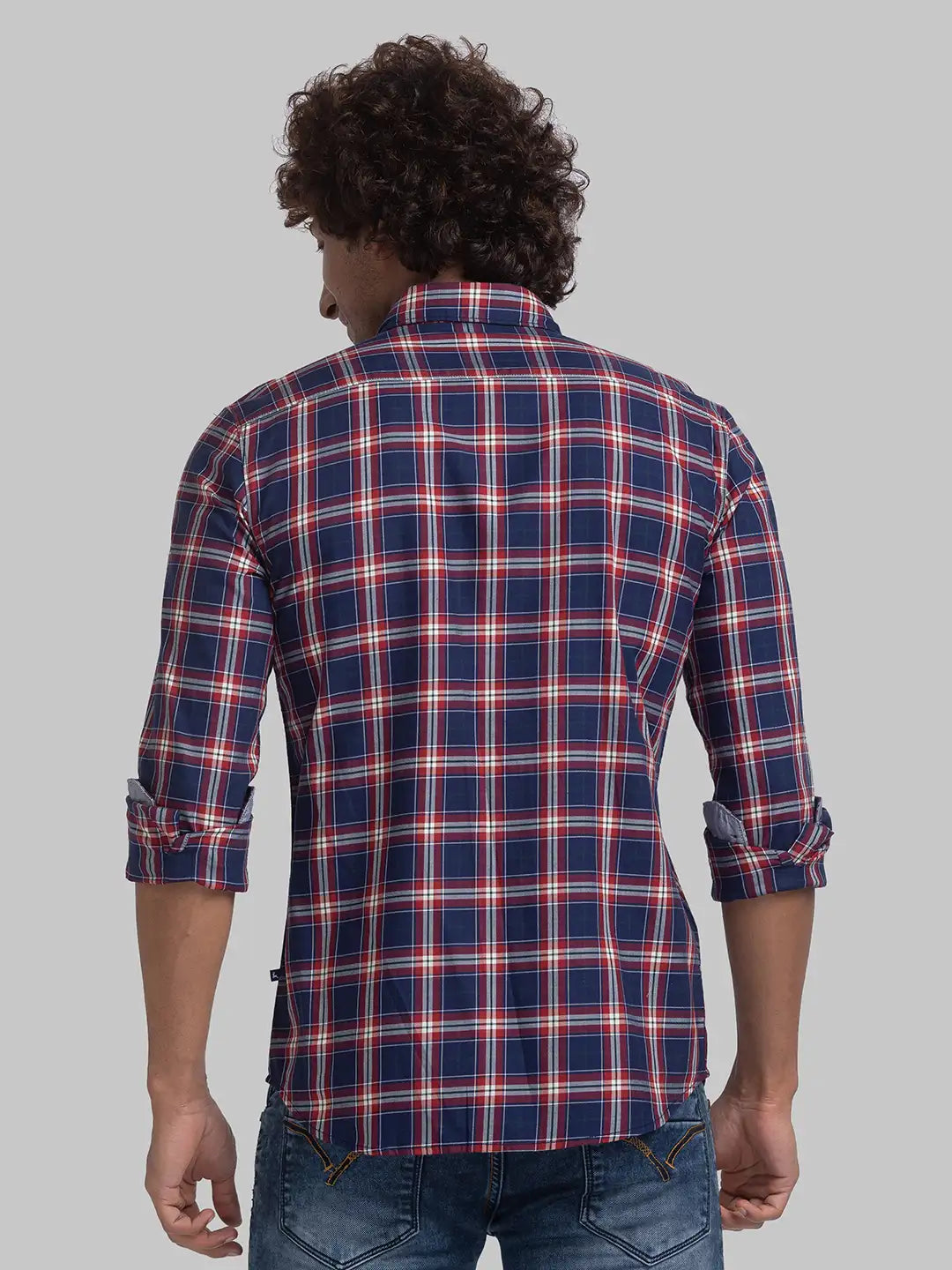 Parx Men Blue Checks Slim Fit Cotton Full Sleeve Cutaway Collar Shirt