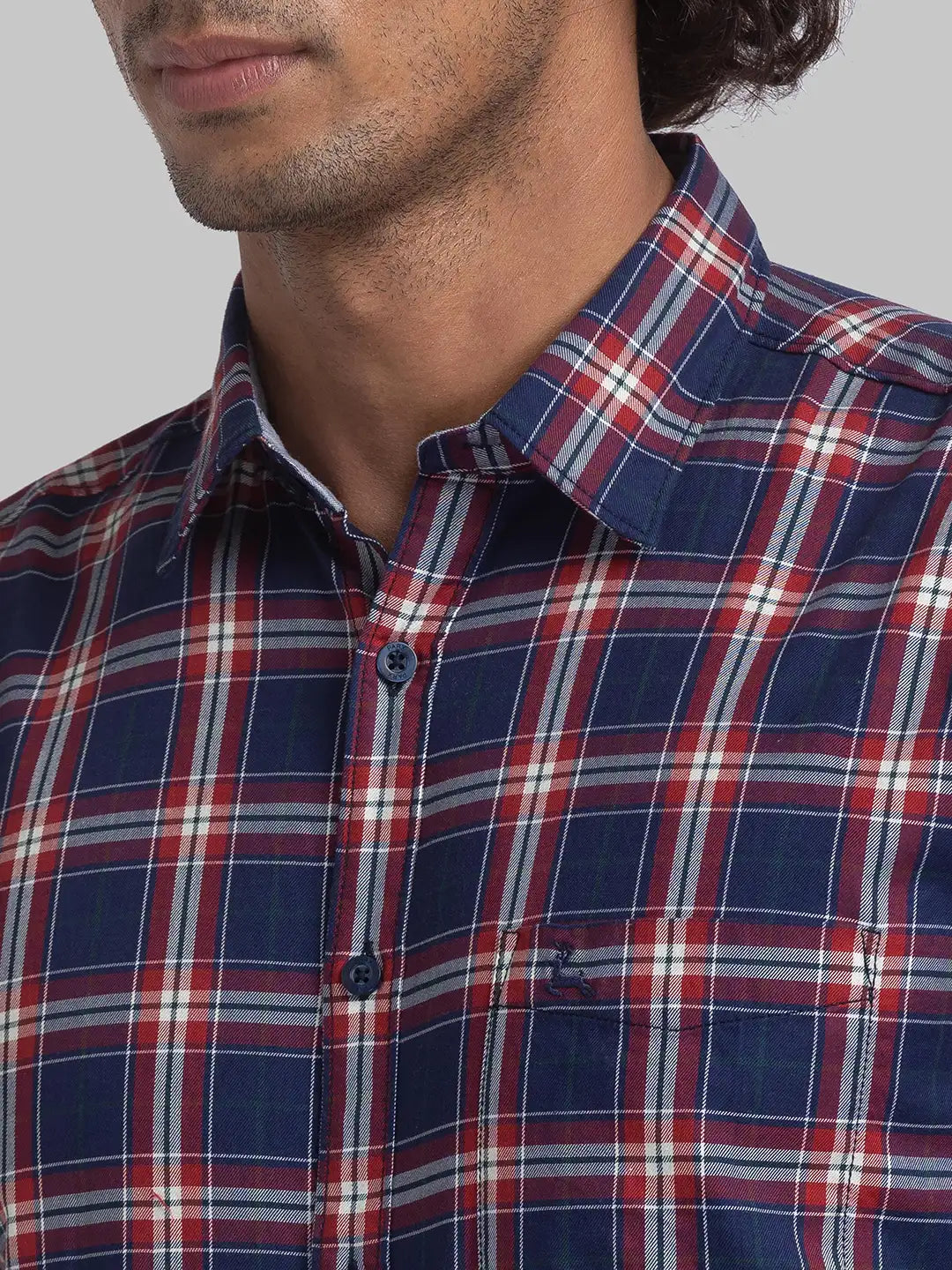 Parx Men Blue Checks Slim Fit Cotton Full Sleeve Cutaway Collar Shirt