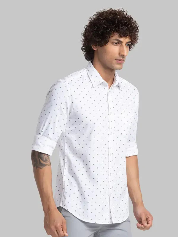 Men White Slim Fit Print Cotton Full Sleeve Cutway Collar Shirts
