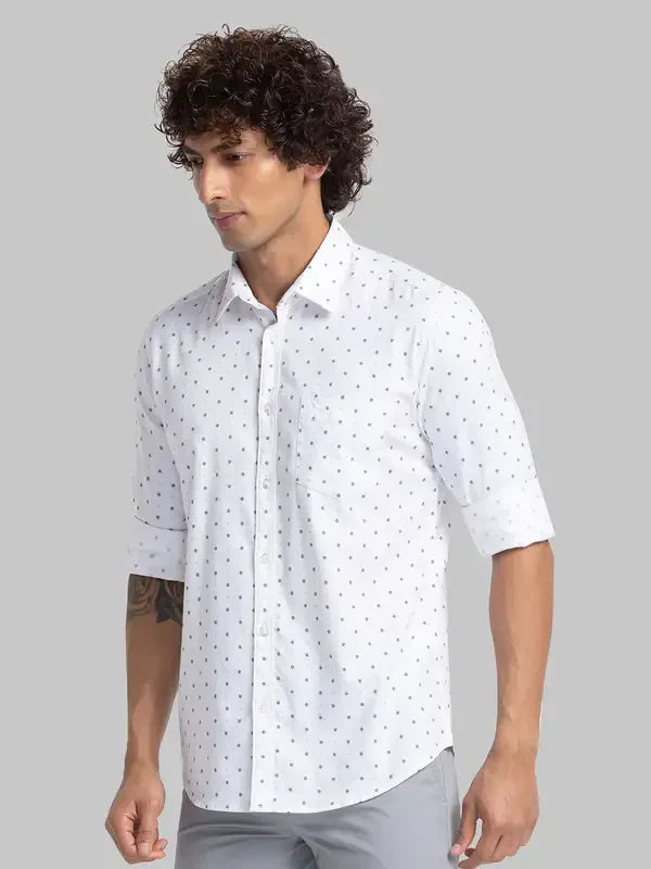 Men White Slim Fit Print Cotton Full Sleeve Cutway Collar Shirts