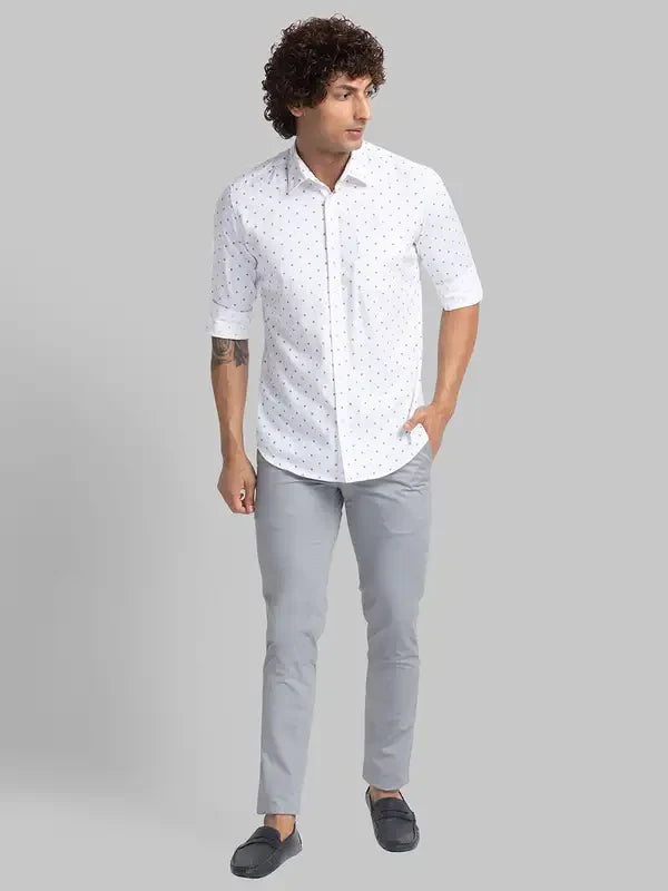Men White Slim Fit Print Cotton Full Sleeve Cutway Collar Shirts
