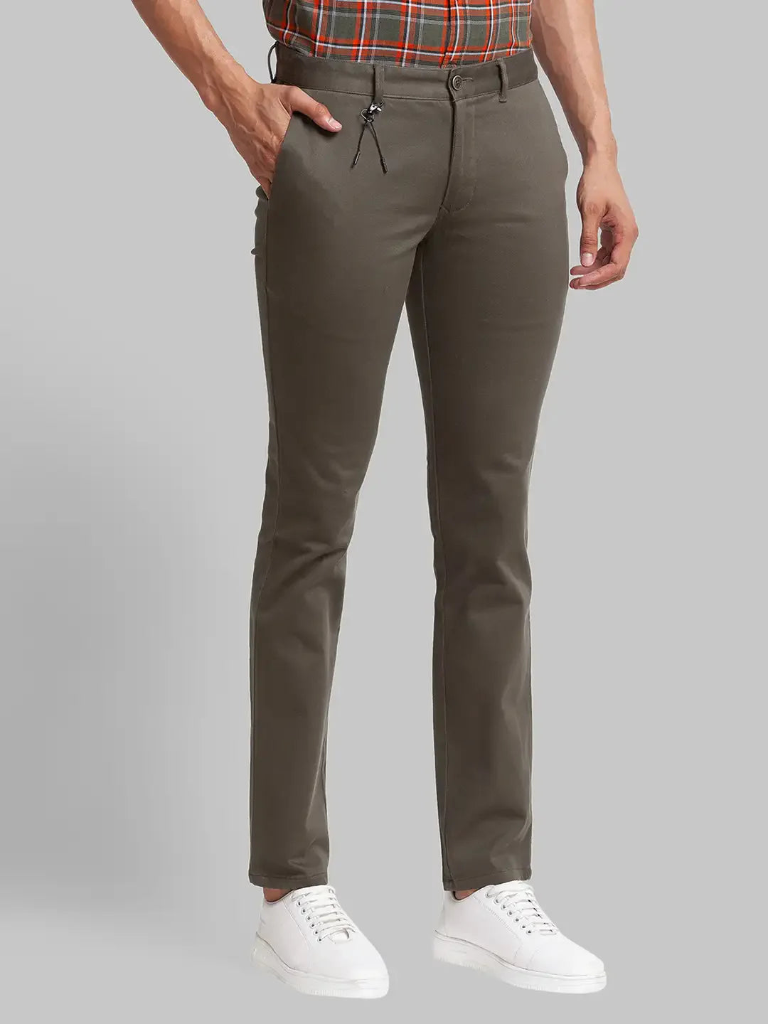 Men Green Super Slim Fit Solid Cotton Blend Trouser