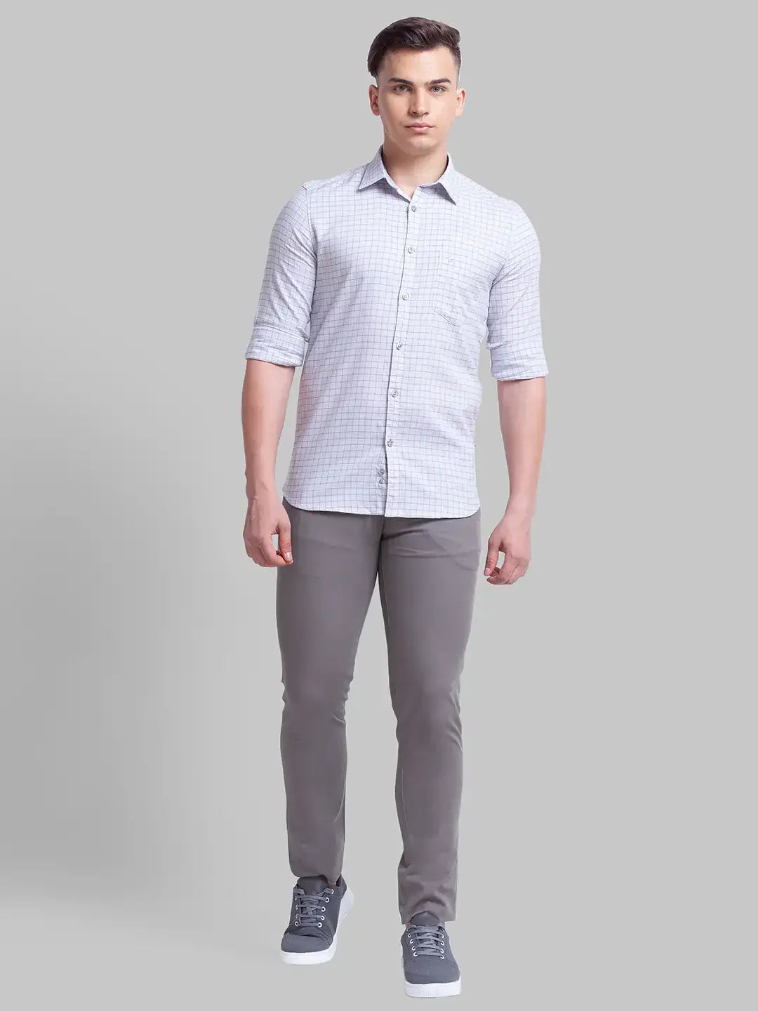 Men Grey Low Rise Tapered Fit Solid Cotton Blend Trouser