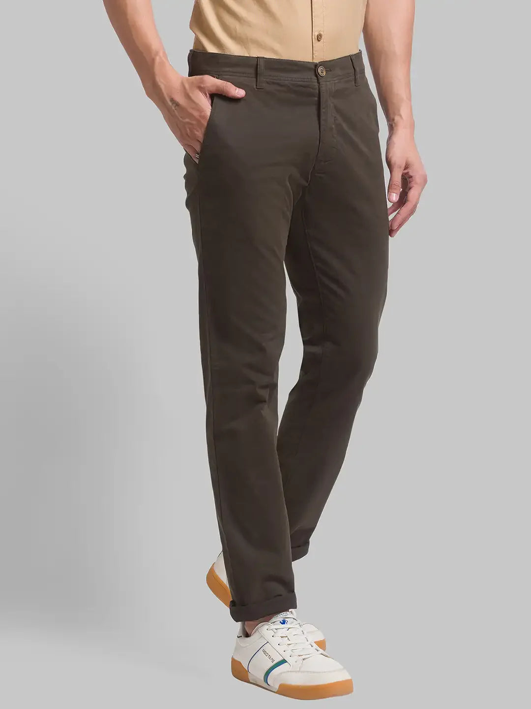 Men Green Lrt Fit Solid Cotton Blend Trouser