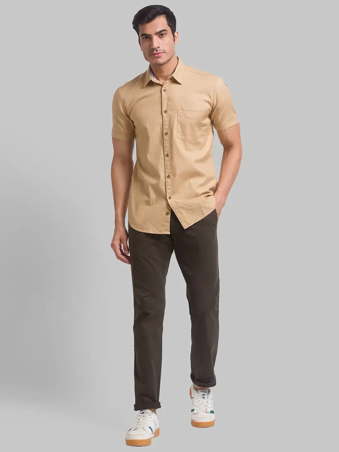 Men Green Lrt Fit Solid Cotton Blend Trouser