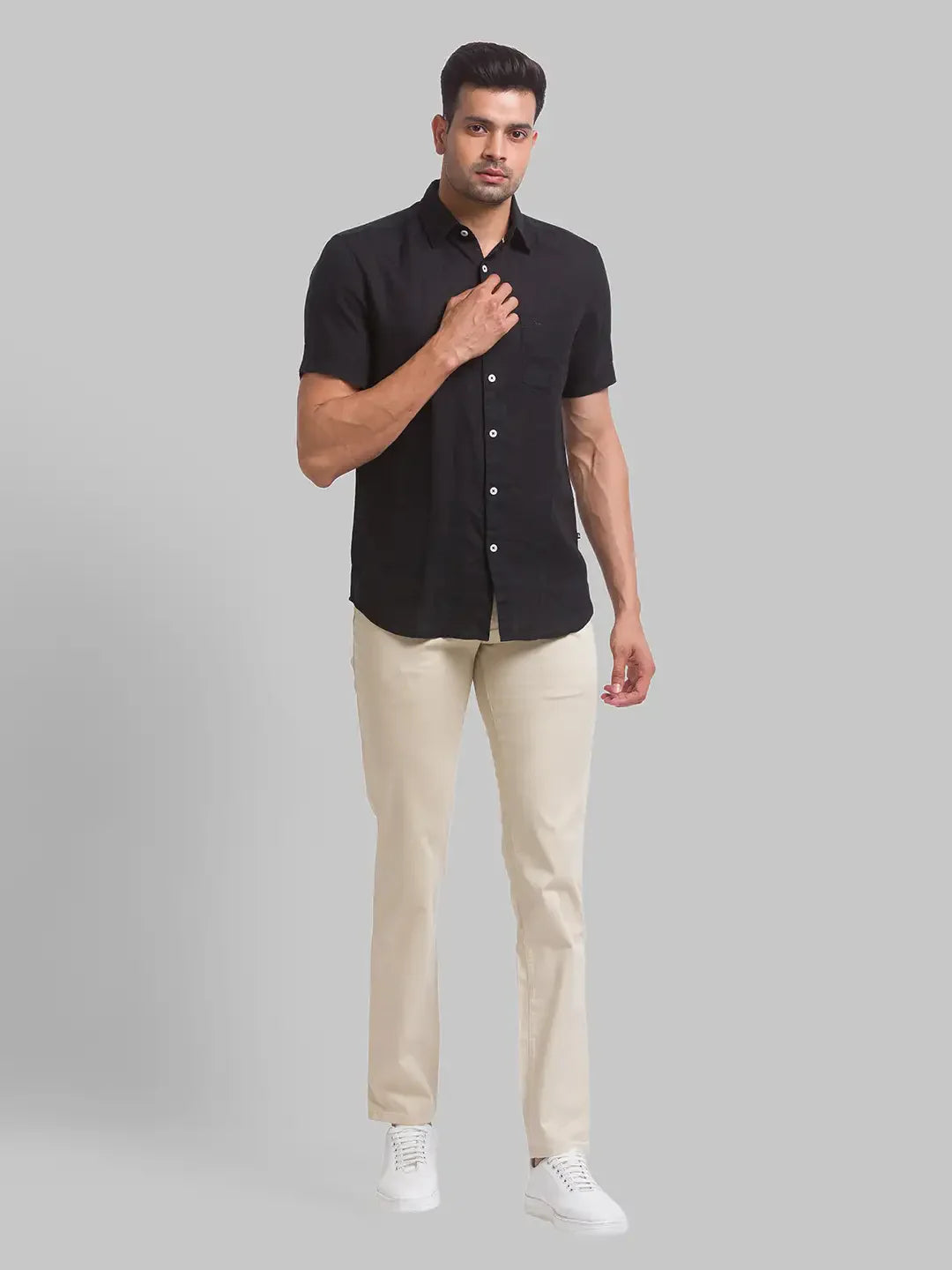 Men Khaki Low Rise Tapered Fit Print Cotton Blend Trouser