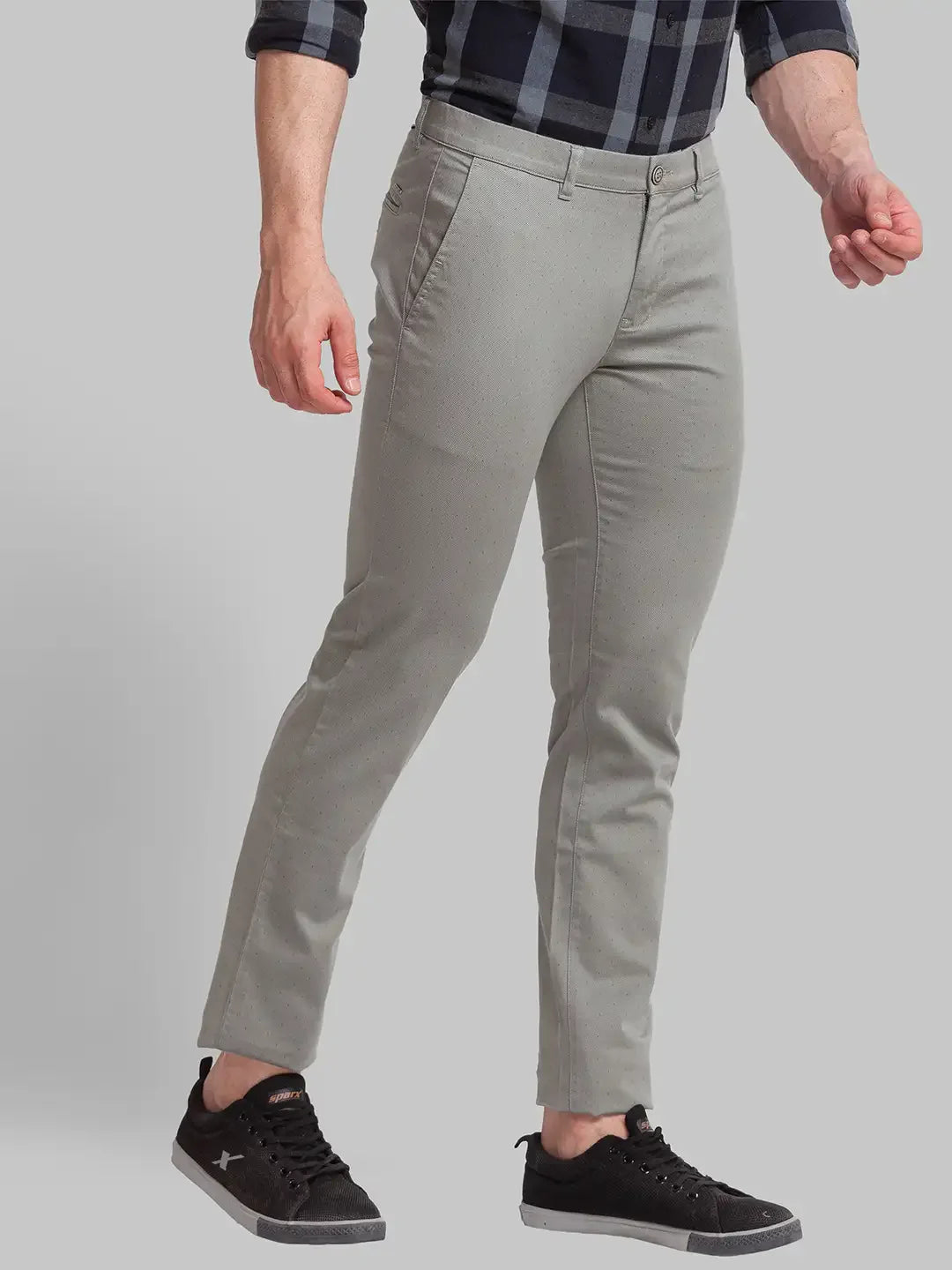 Men Green Low Rise Tapered Fit Print Cotton Blend Trouser