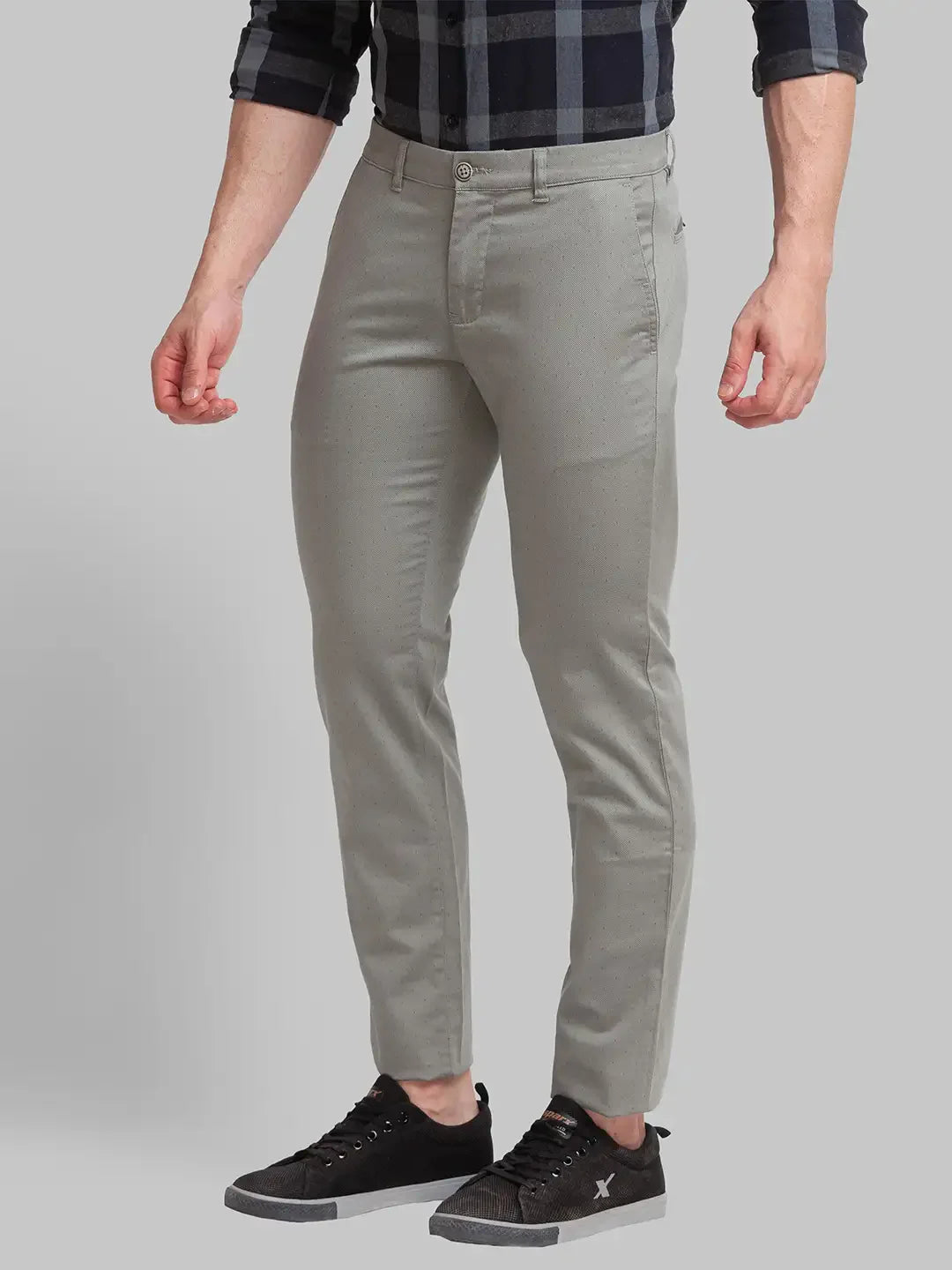 Men Green Low Rise Tapered Fit Print Cotton Blend Trouser