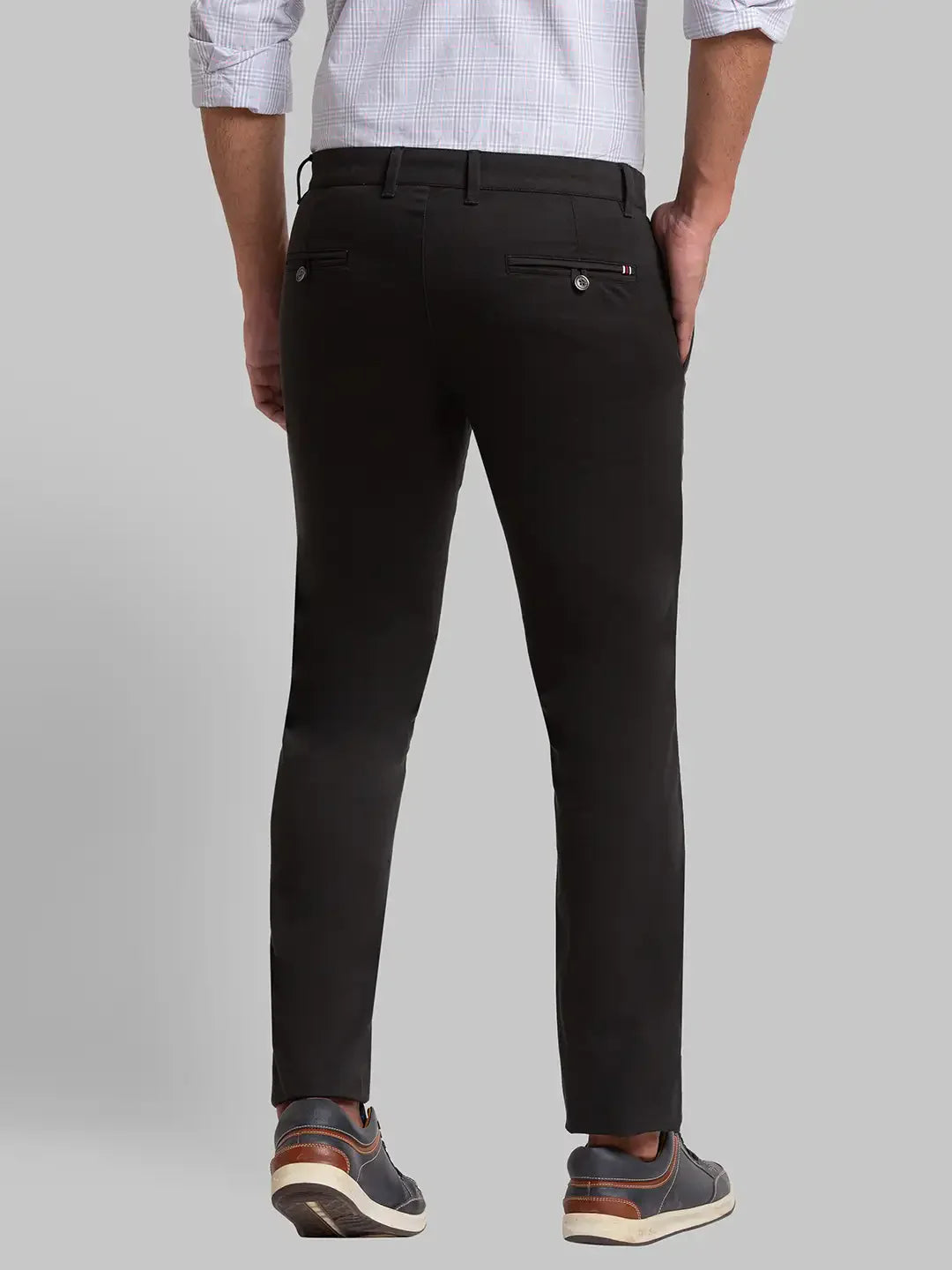 Men Green Lrt Fit Solid Cotton Blend Trouser