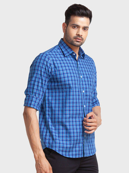 Colorplus Men Blue Checkered Tailored Fit Full Sleeve Spread Collar Shirt