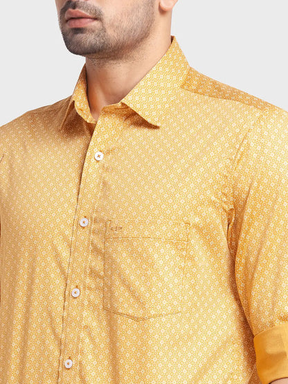 Men Yellow Tailored Fit Print Cotton Full Sleeve Shirts