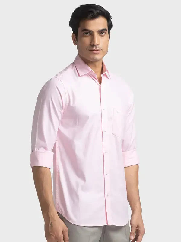 Colorplus Men Pink Warp Chambray Tailored Fit Cotton Casual Shirt