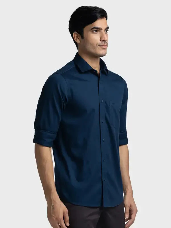 Colorplus Men Navy Tailored Fit Solid Piece Dyed Cotton Casual Shirt