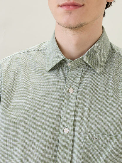 Colorplus Men Green Dobby Regular Fit Cotton Half Sleeve Casual Shirt