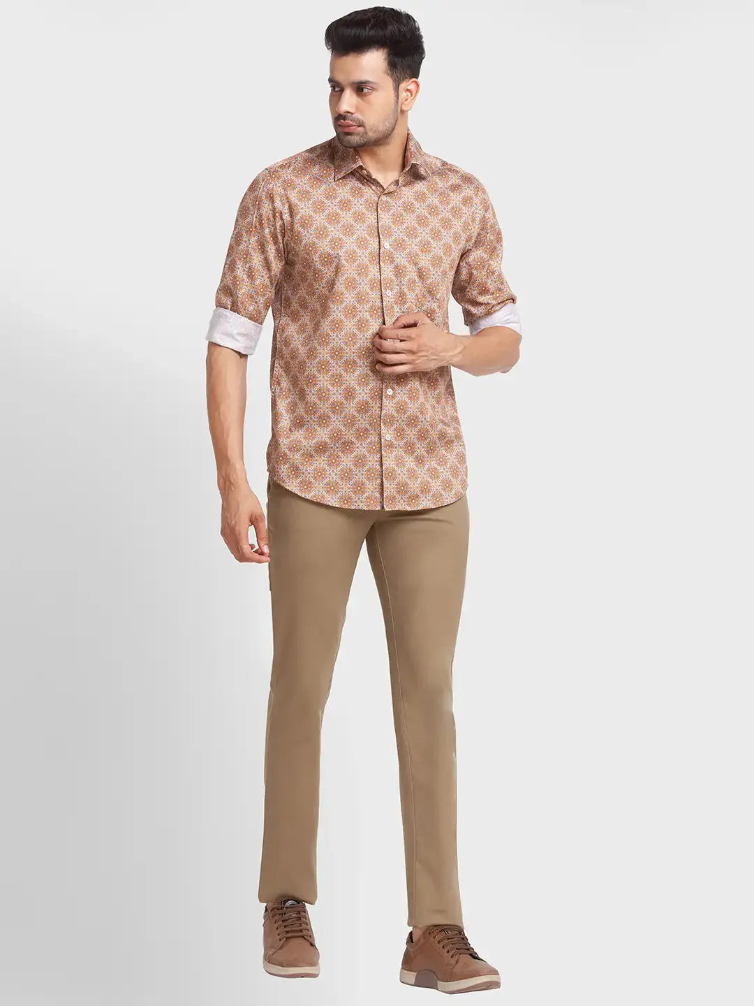 Men Green Contemporary Fit Solid Piece Dyed Cotton Blend Trouser