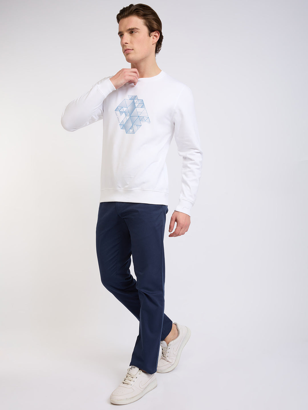Park Avenue Men White Printed Slim Fit Cotton Blend Round Neck Collar Sweatshirt