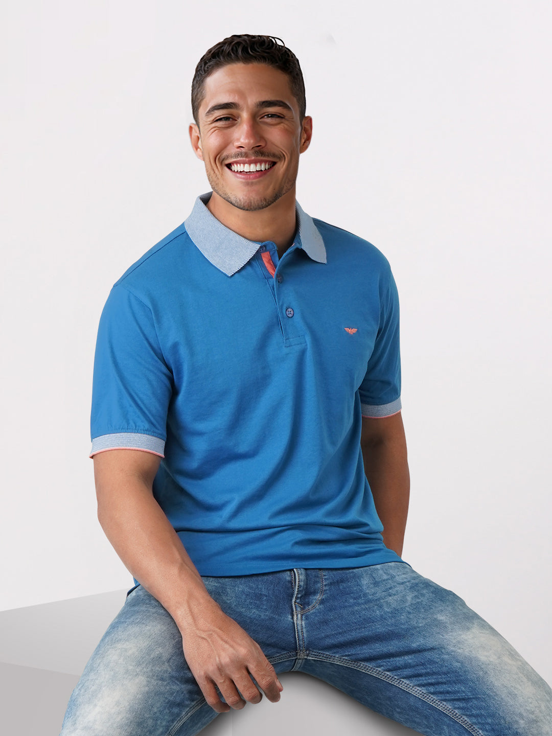 Park Avenue Blue Solid Slim Fit Half Sleeve Cotton Blend T-Shirt