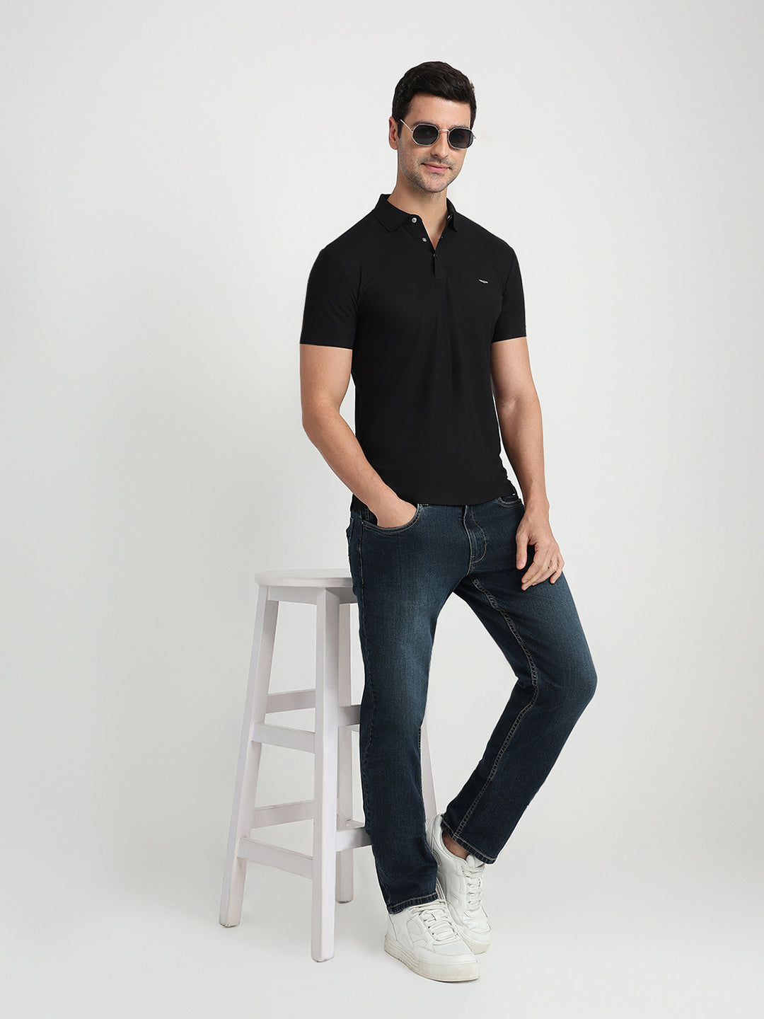 Park Avenue Men Black Solid Slim Fit Polyester Half Sleeve T-Shirt
