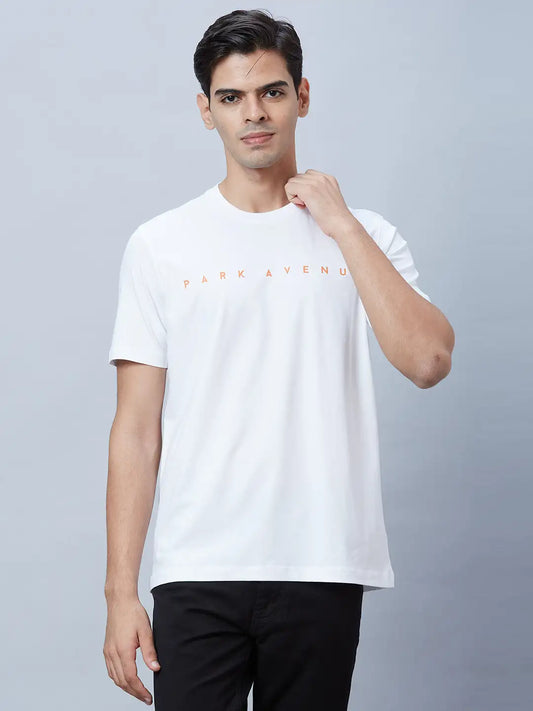 Men White Slim Fit Solid Cotton Blend T-Shirt