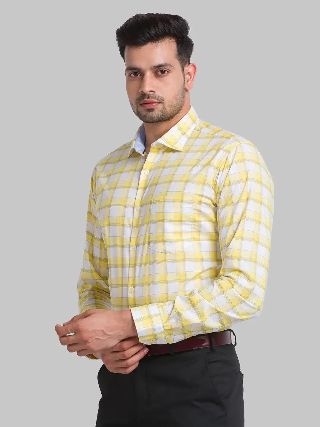 Men Yellow Slim Fit Checks Cotton Blend Cut Away Collar Shirts