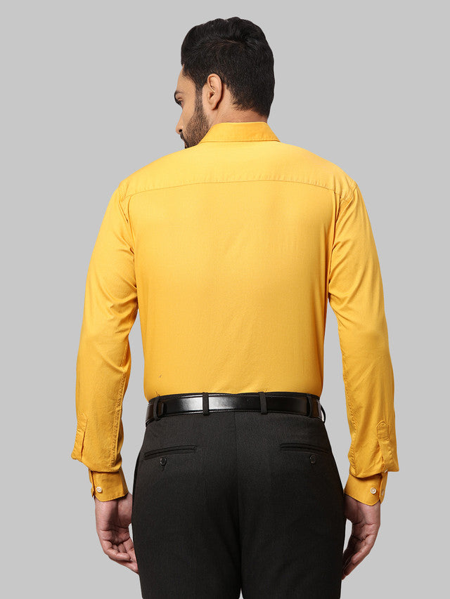 Park Avenue Men Yellow Solid Slim Fit Full Sleeve Cut Away Collar Shirt