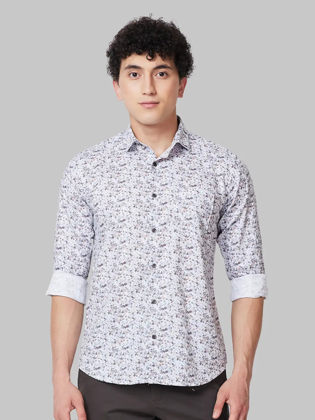 Men Grey Slim Fit Print Cotton Cut Away Collar Shirts