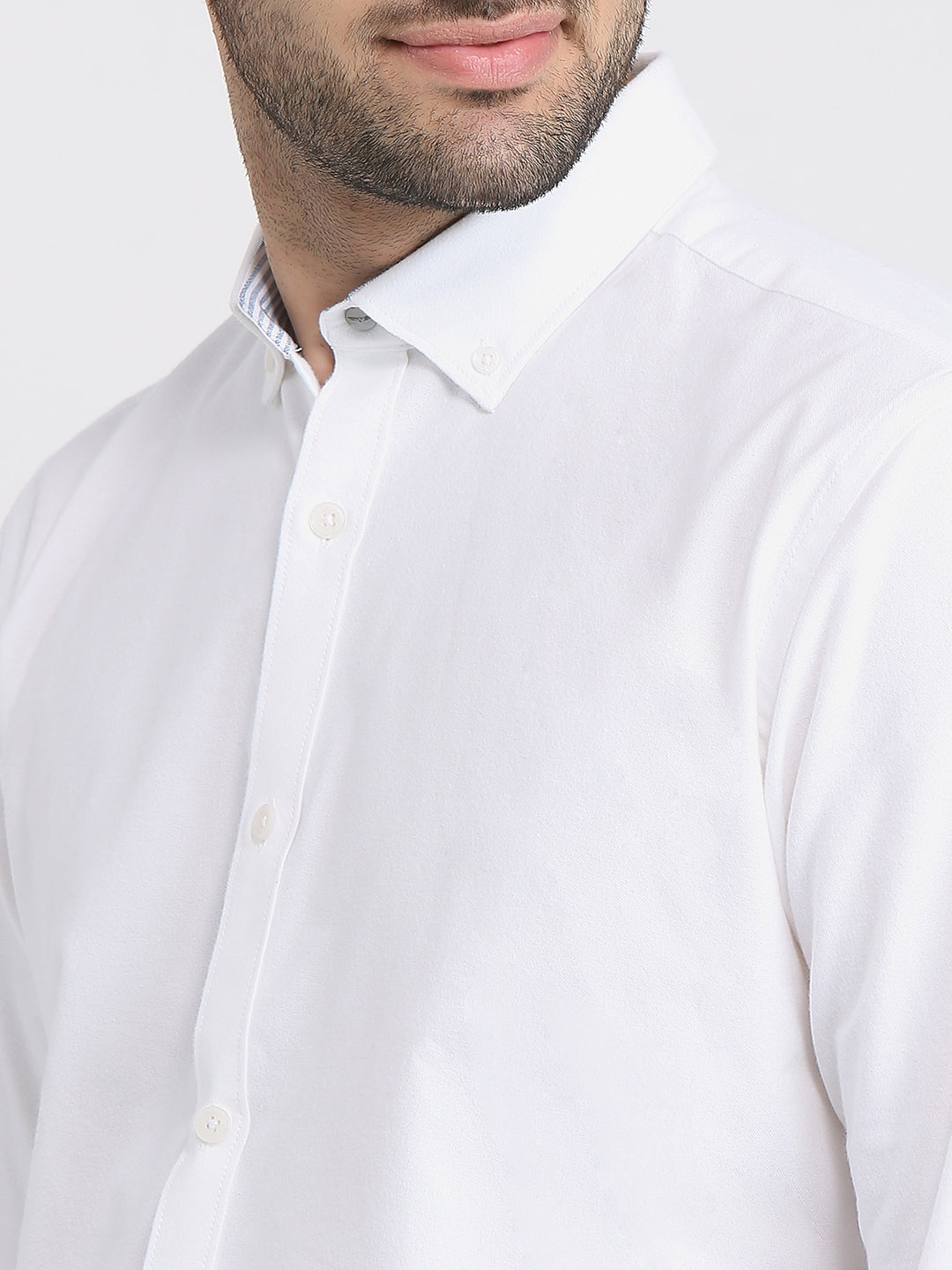 Park Avenue Men White Solid Slim Fit Cotton Full Sleeve Casual Shirt